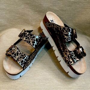 MEPHISTO SZ 37 Vandy Slide On  Soft-Air Technology Gold Black Colourway Sandals